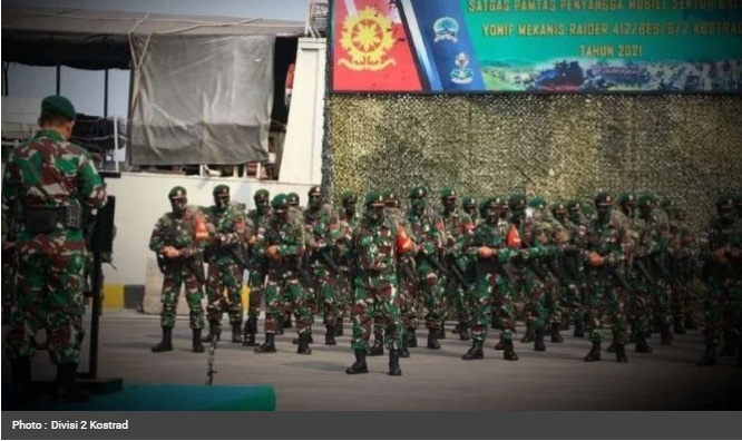 TNI Berangkatkan Pasukan Kalajengking Hitam Kostrad ke Papua